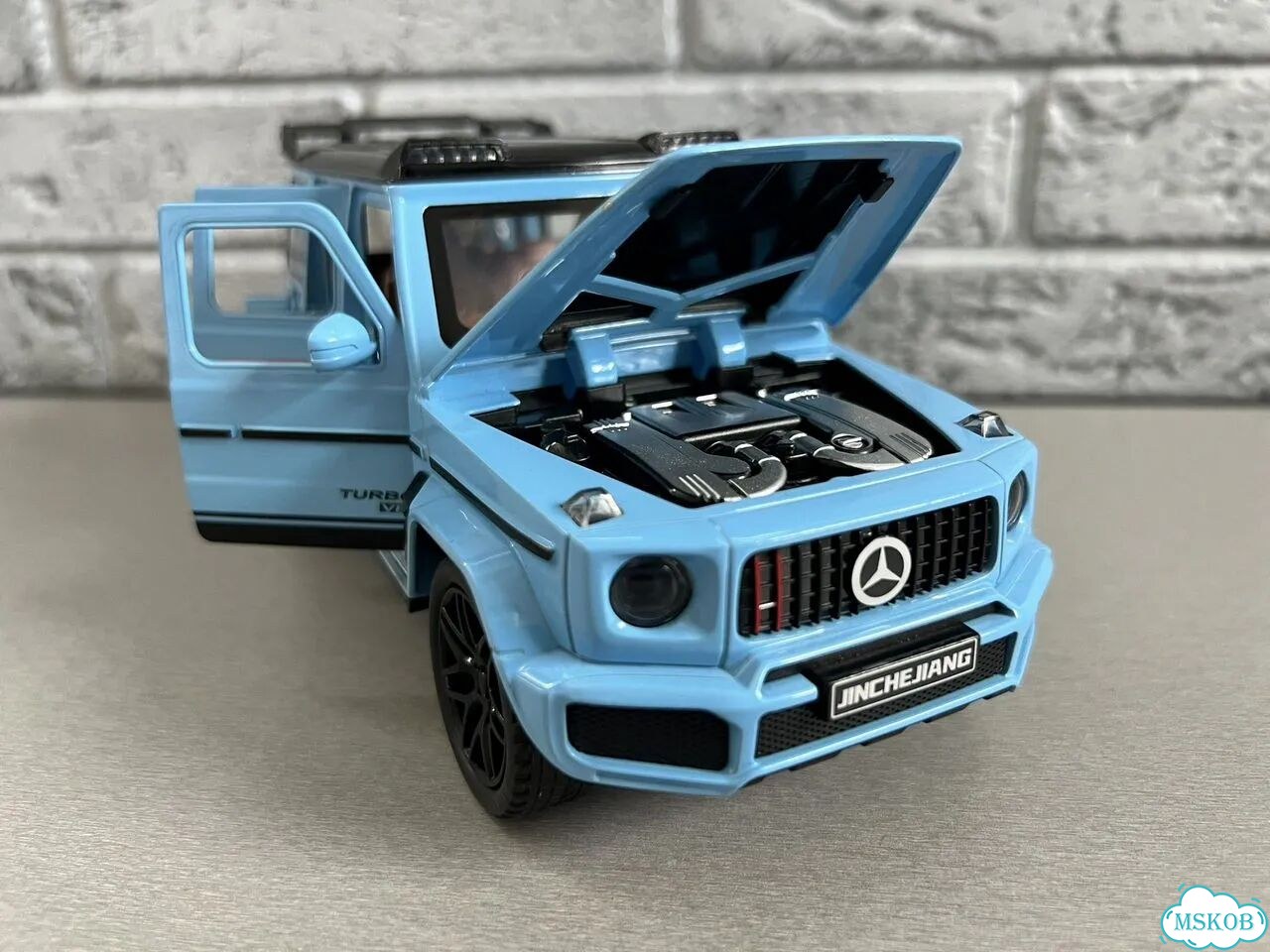 Модель автомобиля Mercedes Benz G63 AMG 1:24 фото 8