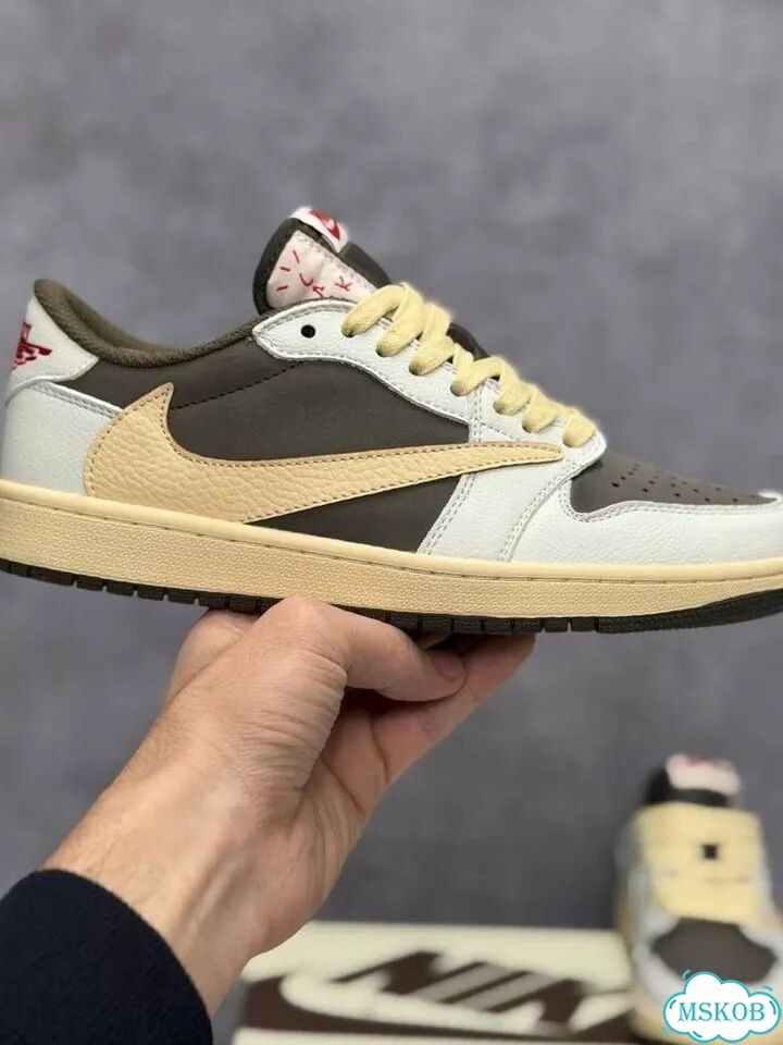 Кроссовки Nike Air Jordan 1 Travis Scott Бежевые фото 2
