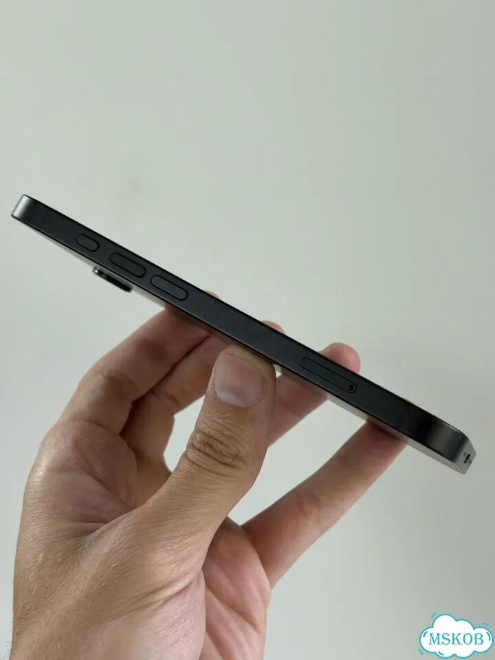 iPhone 17e, 256 ГБ, SIM + eSIM фото 3