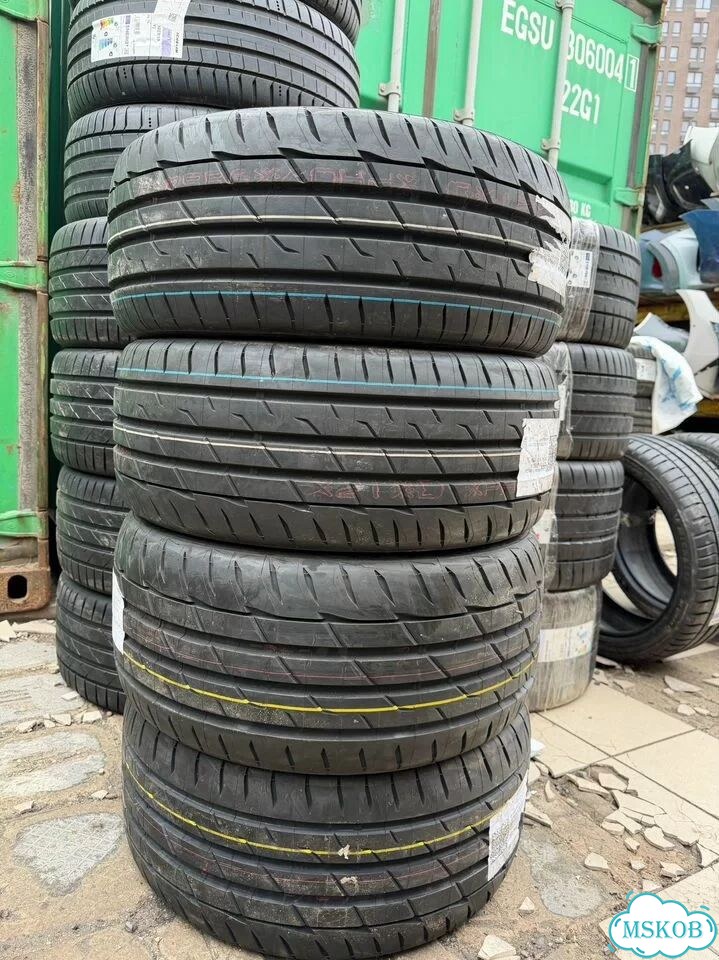 Bridgestone Potenza Adrenalin RE004 245/35 R20 и 275/30 R20 95W фото 1