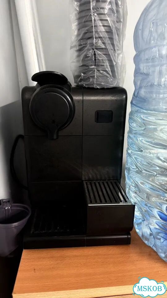 Кофемашина delonghi nespresso en550 на запчасти фото 1