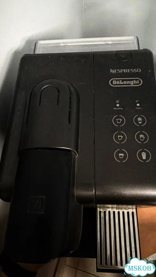 Кофемашина delonghi nespresso en550 на запчасти фото 2