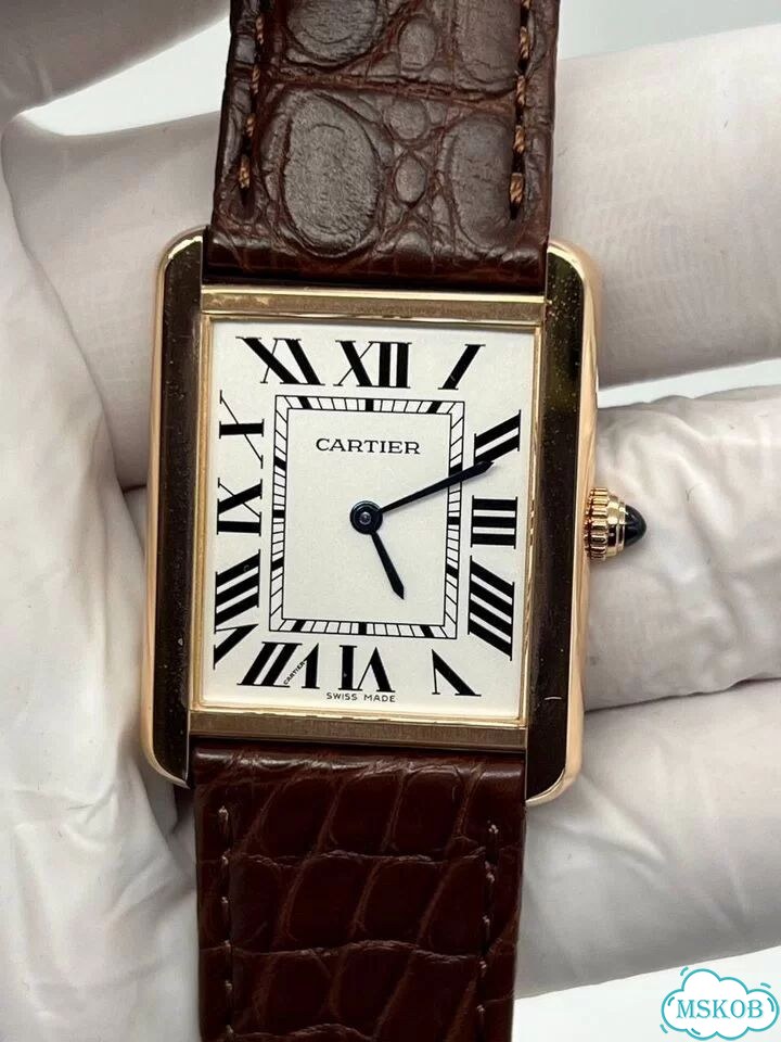 Часы женские Cartier Tank 27 мм кварцевые фото 1