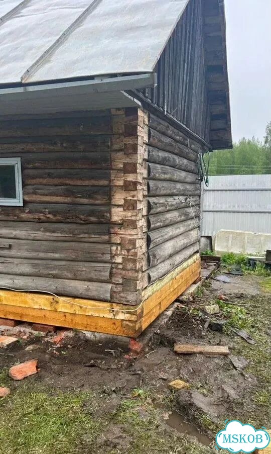 Замена гнилых венцов, ремонт полов, подъем домов фото 7