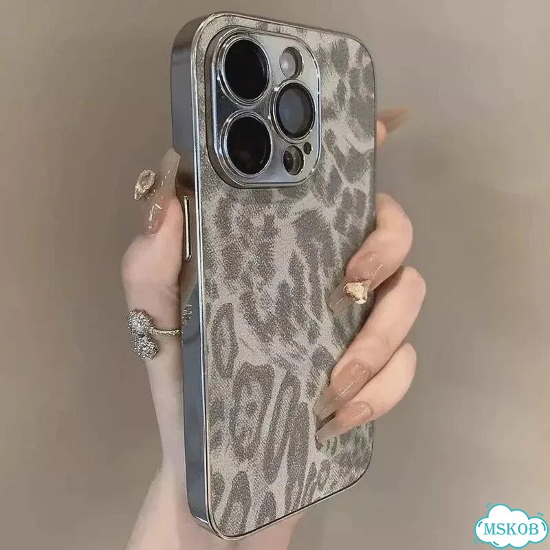 Желтый чехол для iPhone 14 Plus с леопардовым принтом фото 2