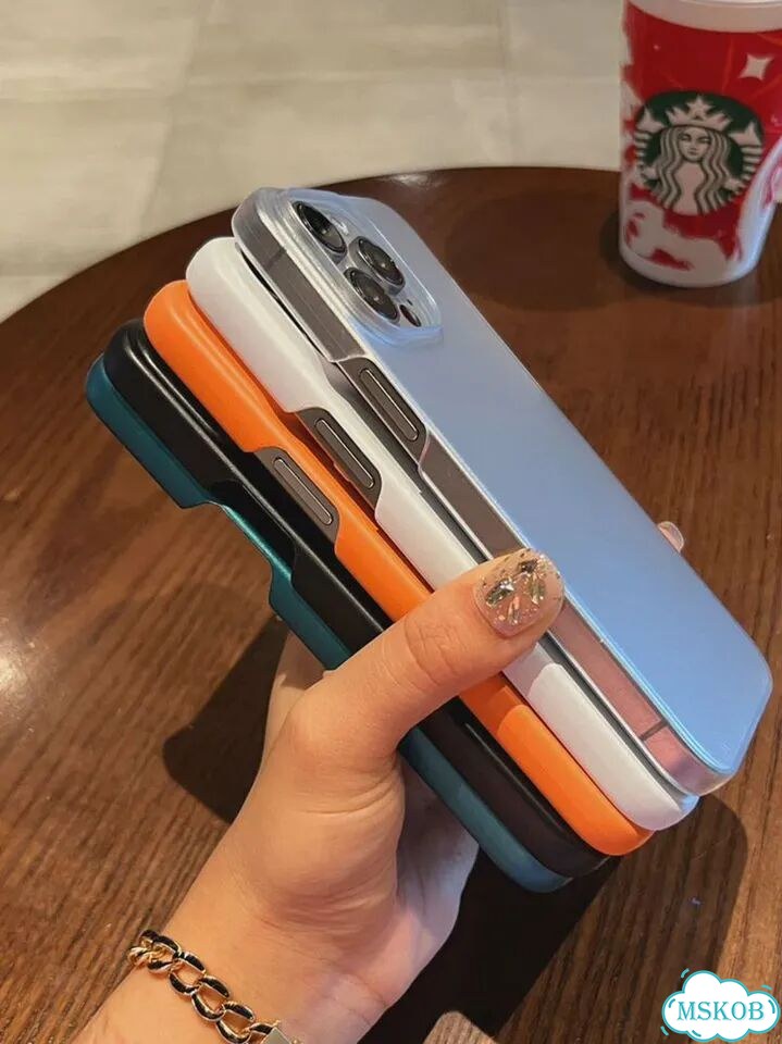 Зеленый матовый чехол для iPhone 15 фото 3