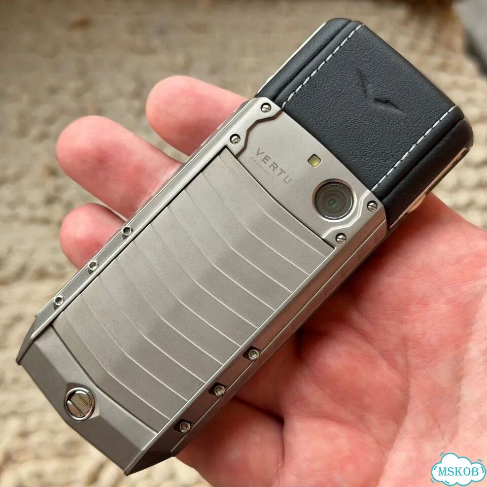 Vertu Ascent 2010, 32 ГБ, 1 SIM фото 1