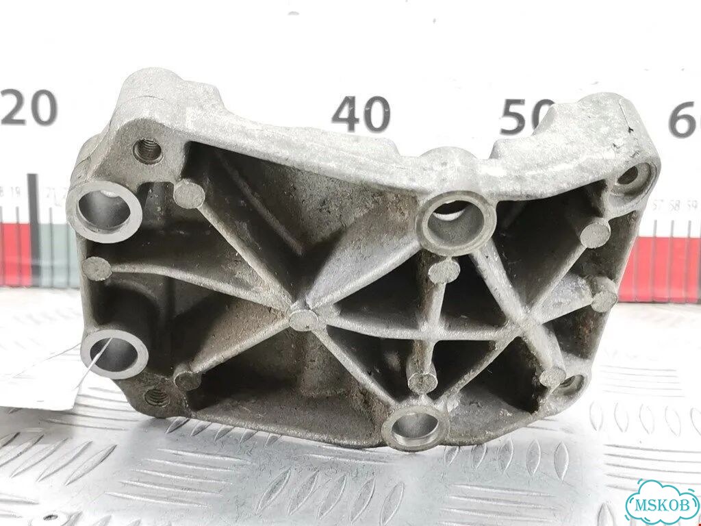 Кронштейн кондиционера Ford Focus 1 фото 3