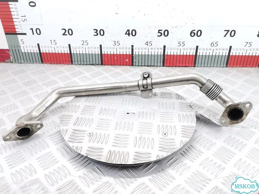 Трубка Audi A4 B7 фото 1