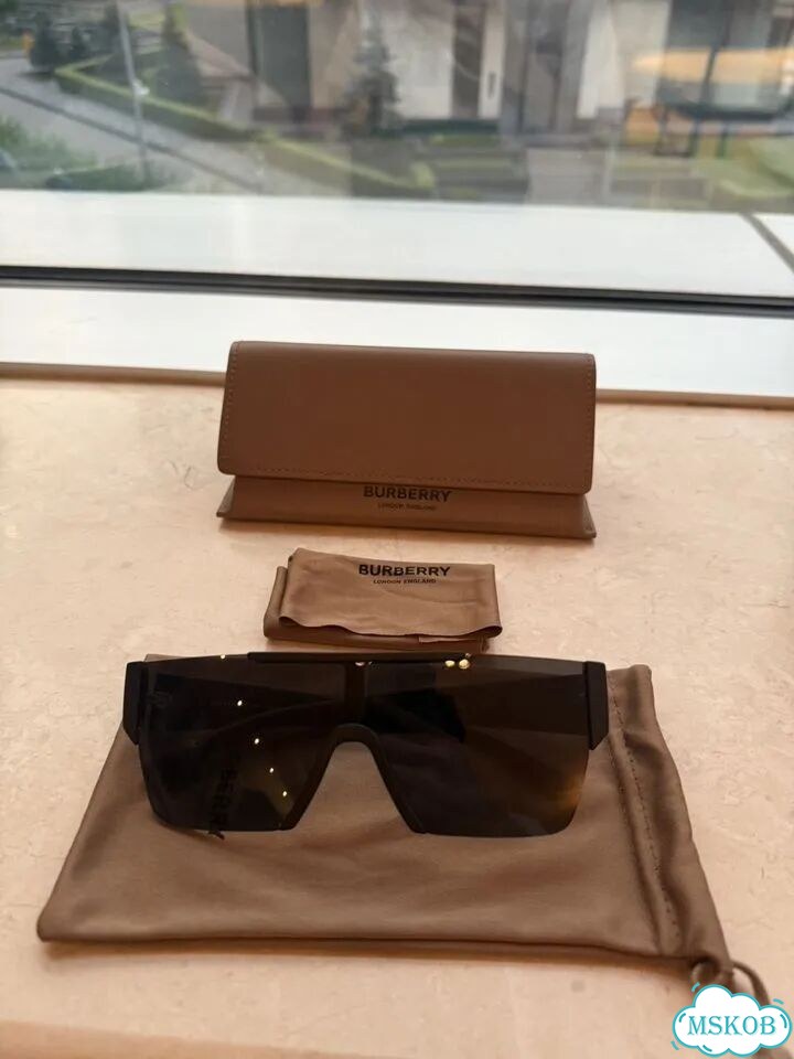 Солнцезащитные очки burberry фото 3