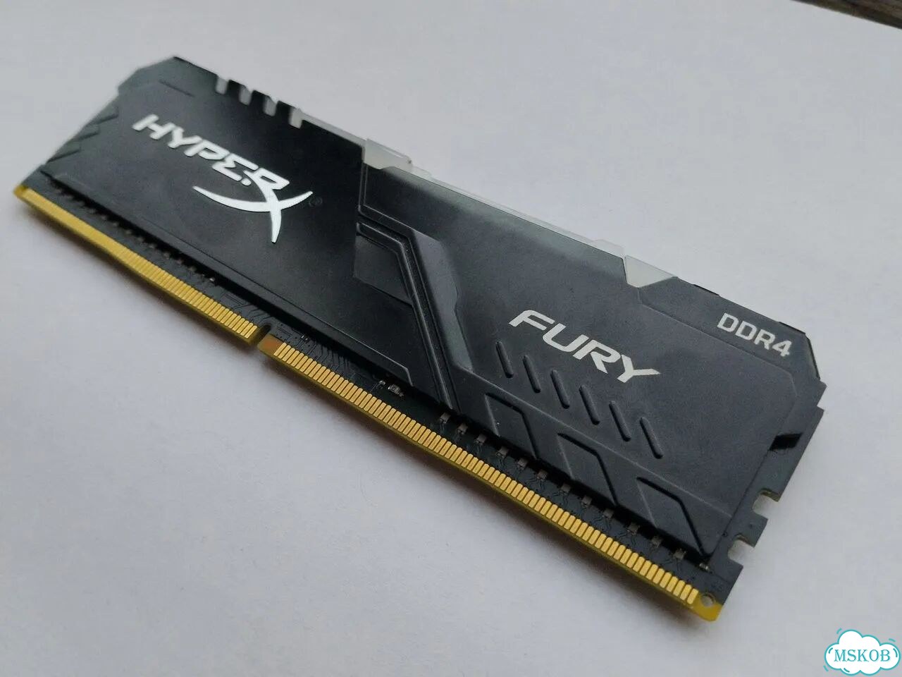 Оперативная память ddr4 8 gb с подсветкой фото 1