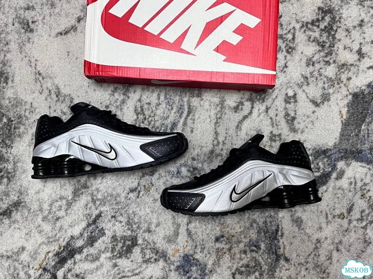 Кроссовки Nike shox r4 белые фото 4