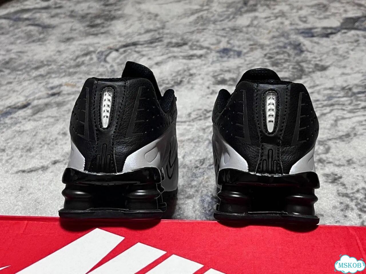 Кроссовки Nike shox r4 белые фото 5