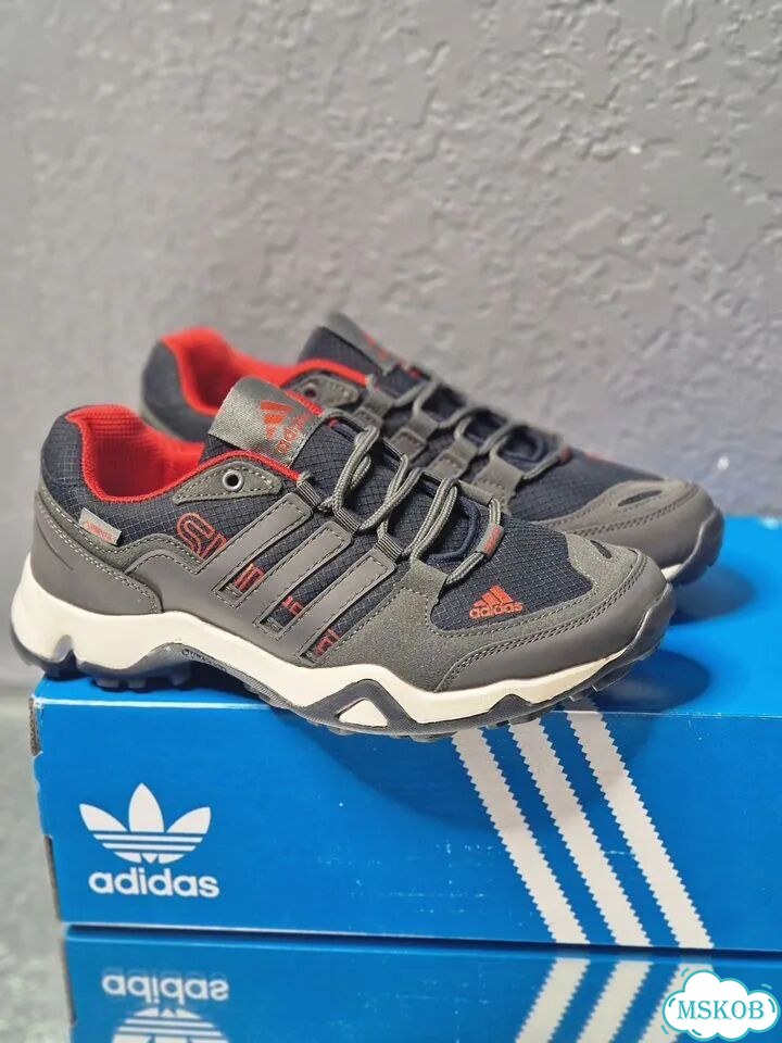 Кроссовки adidas Индонезия 41 размер 25.5см фото 1