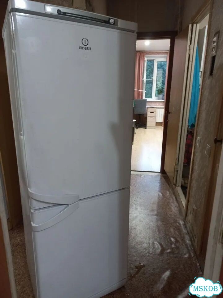 Холодильник бу фото 1