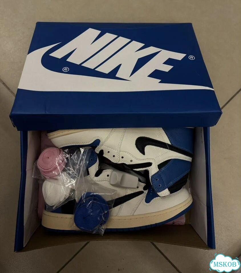 Кроссовки nike air jordan 1 mid travis scott синие фото 2