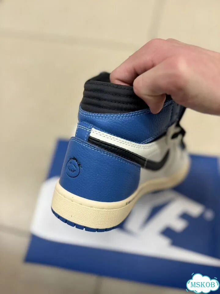 Кроссовки nike air jordan 1 mid travis scott синие фото 3