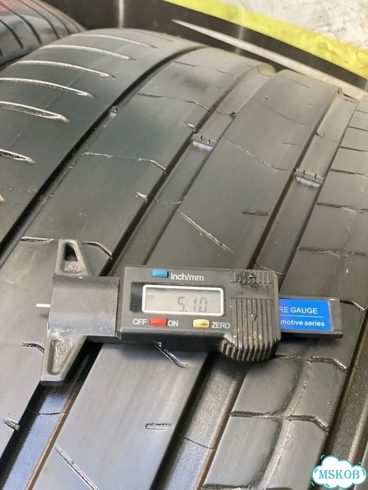 Pirelli P Zero PZ4 295/35 R21 и 315/30 R22 107Y фото 8