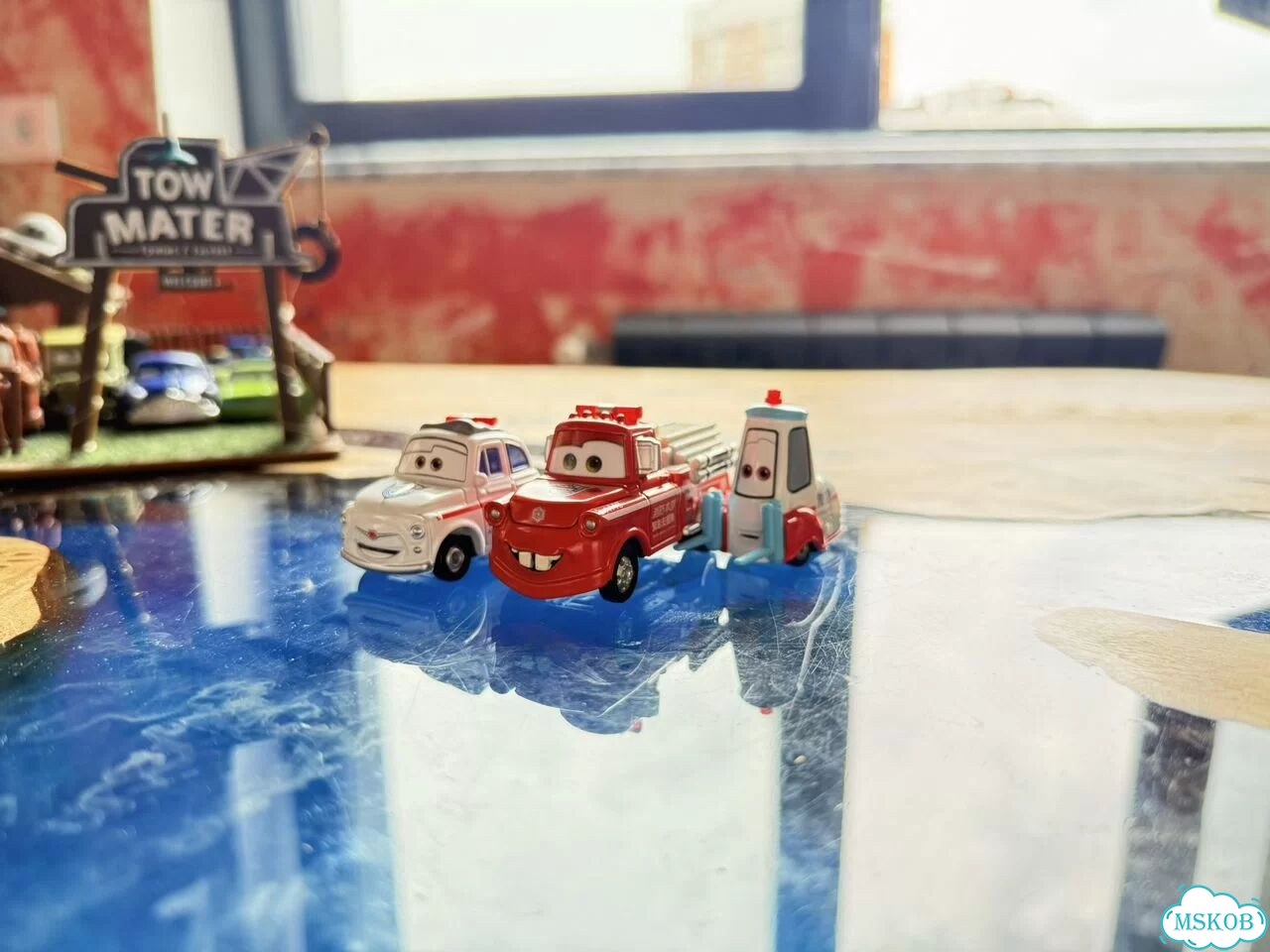 Тачки Cars Tomica Спасатели Мэтр, Гвидо и Луиджи фото 1