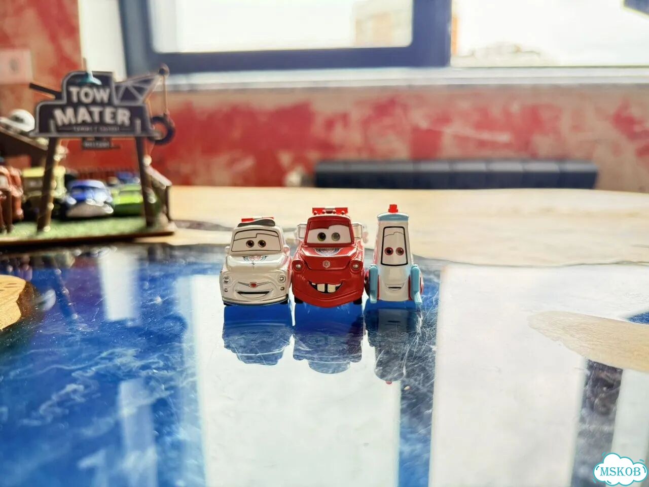 Тачки Cars Tomica Спасатели Мэтр, Гвидо и Луиджи фото 2