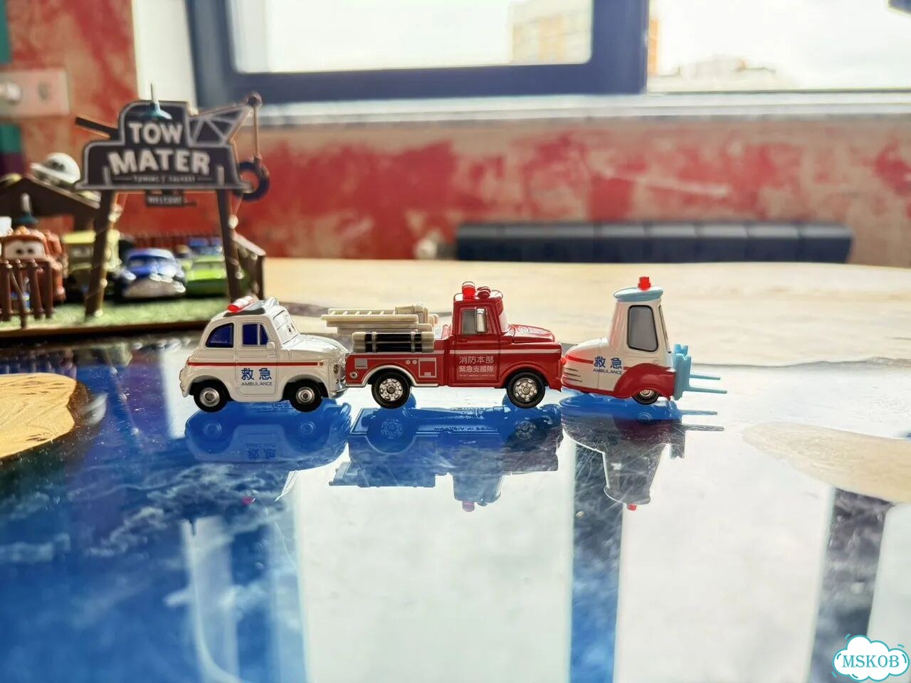 Тачки Cars Tomica Спасатели Мэтр, Гвидо и Луиджи фото 3