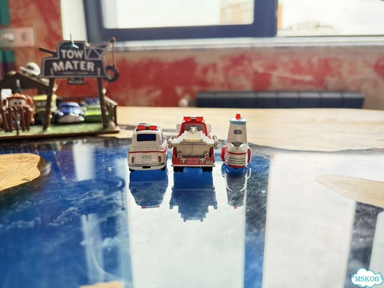 Тачки Cars Tomica Спасатели Мэтр, Гвидо и Луиджи фото 5