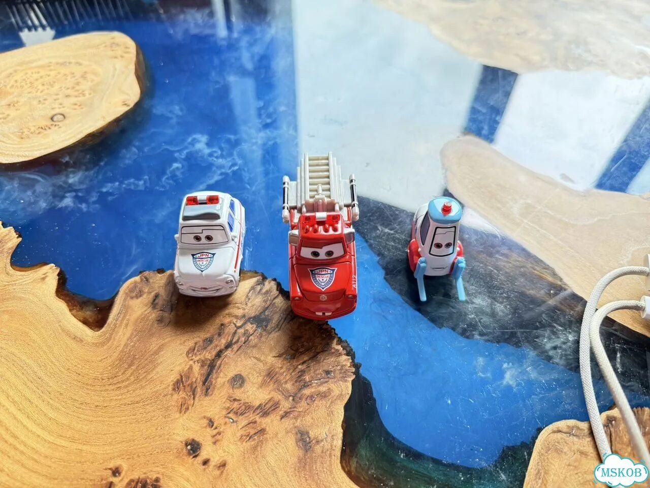 Тачки Cars Tomica Спасатели Мэтр, Гвидо и Луиджи фото 6
