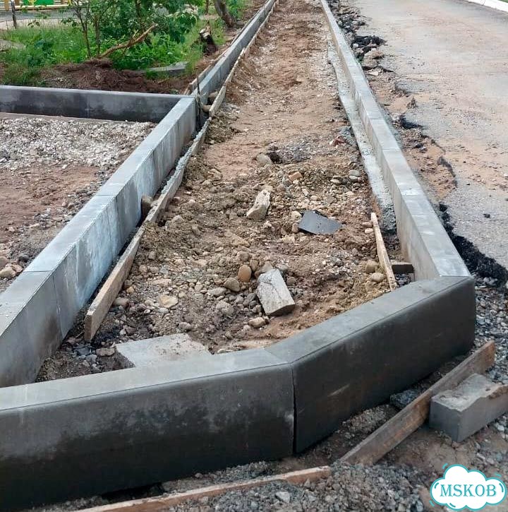 Укладка бордюров и пешеходных дорожек фото 2