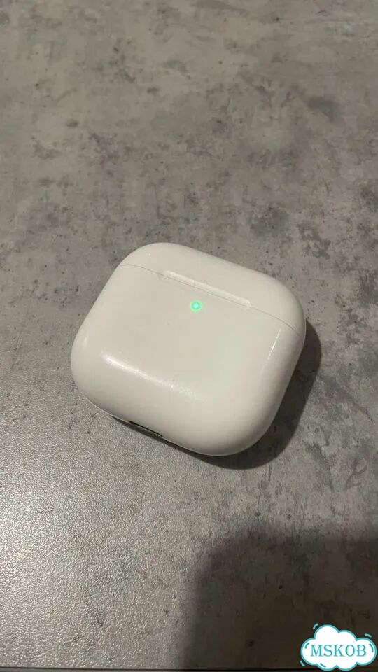 Зарядный футляр для AirPods 4 A3058 фото 1