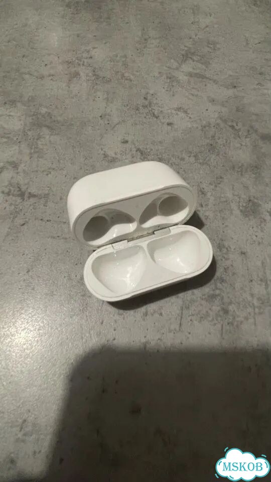 Зарядный футляр для AirPods 4 A3058 фото 2