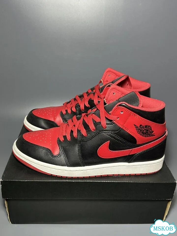 Кроссовки Nike Air Jordan 1 Mid Banned оригинал фото 1