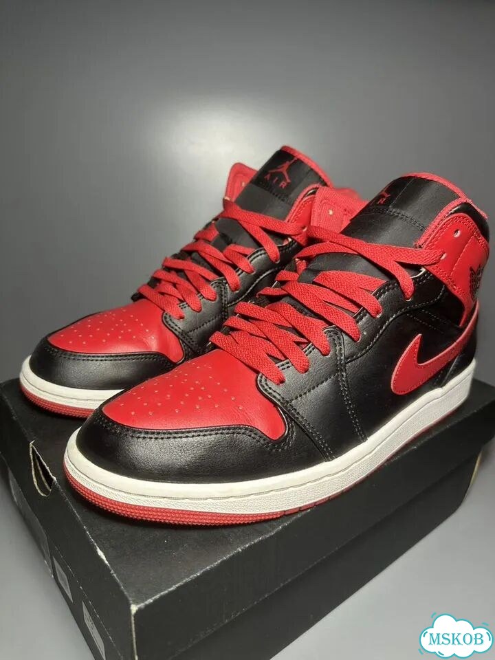 Кроссовки Nike Air Jordan 1 Mid Banned оригинал фото 2