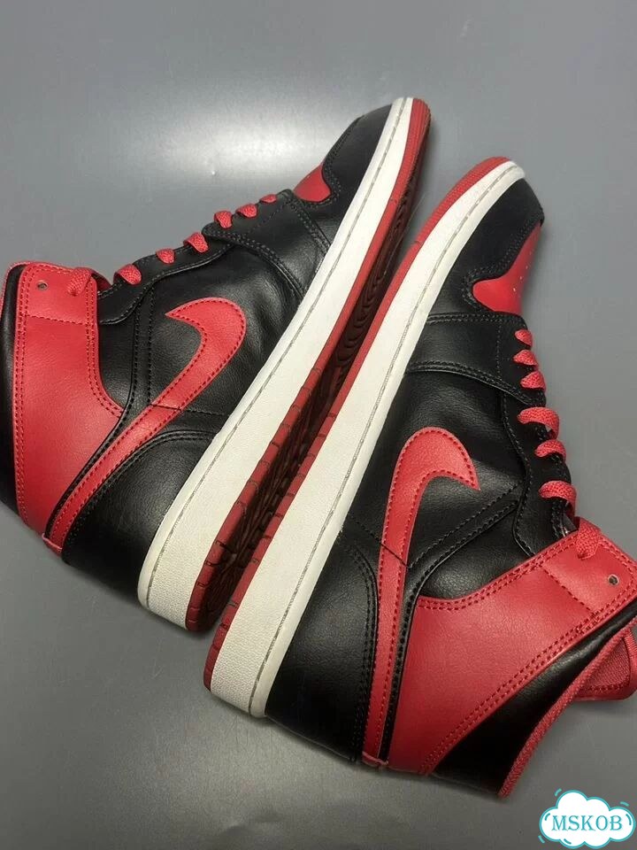 Кроссовки Nike Air Jordan 1 Mid Banned оригинал фото 7