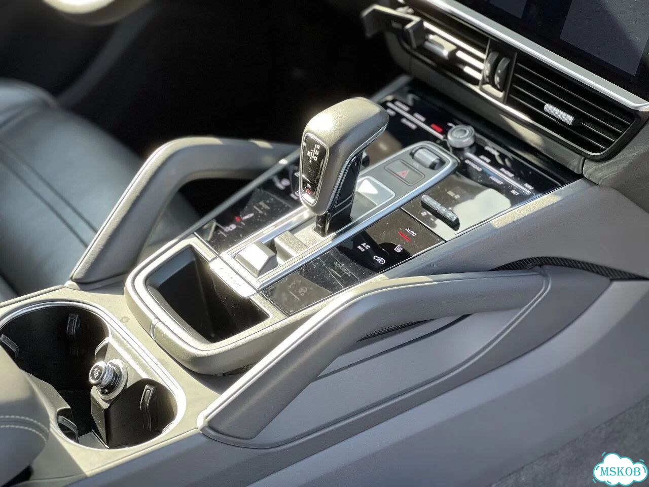 Аренда Porsche Cayenne S фото 8