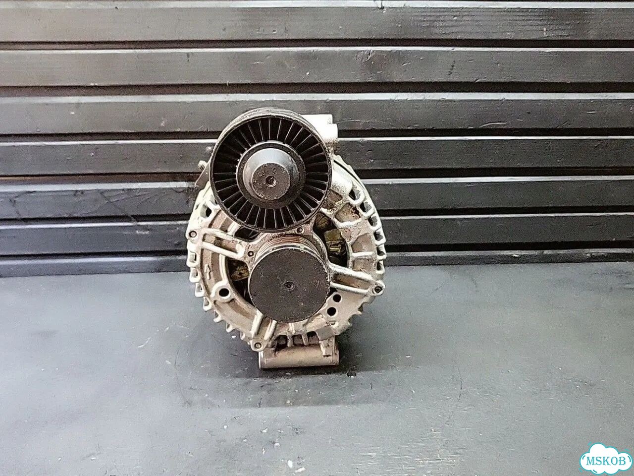 Генератор BMW N52B25 180A фото 1