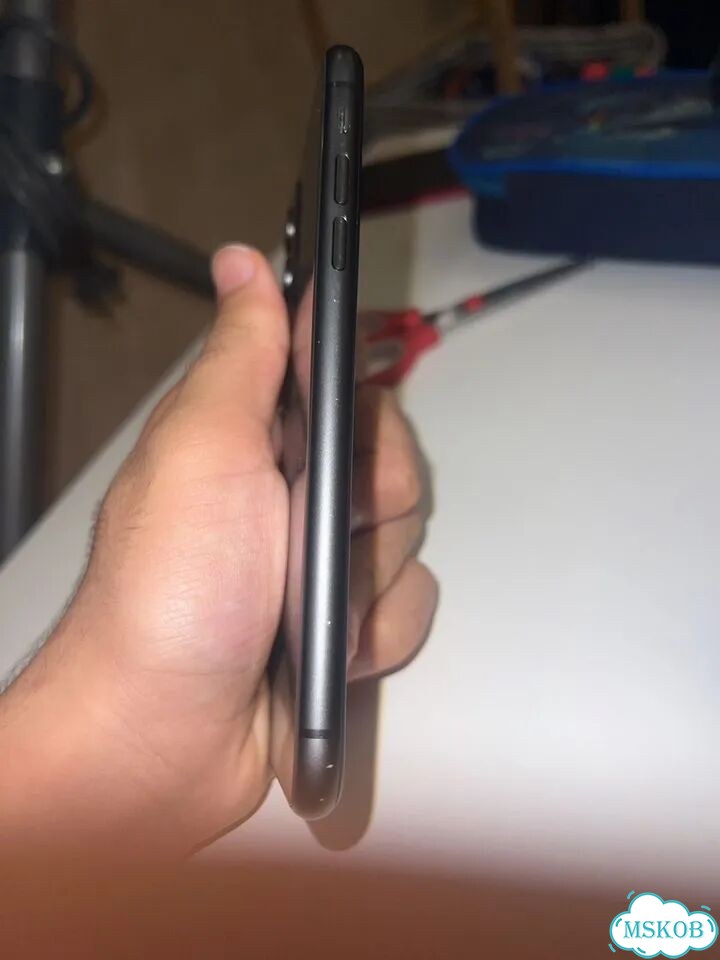 iPhone 11, 64 ГБ, SIM + eSIM фото 2