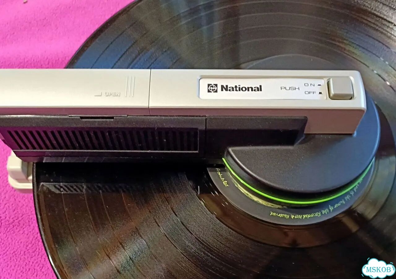 Электрощётка. national BH-661 Record Cleaner фото 1