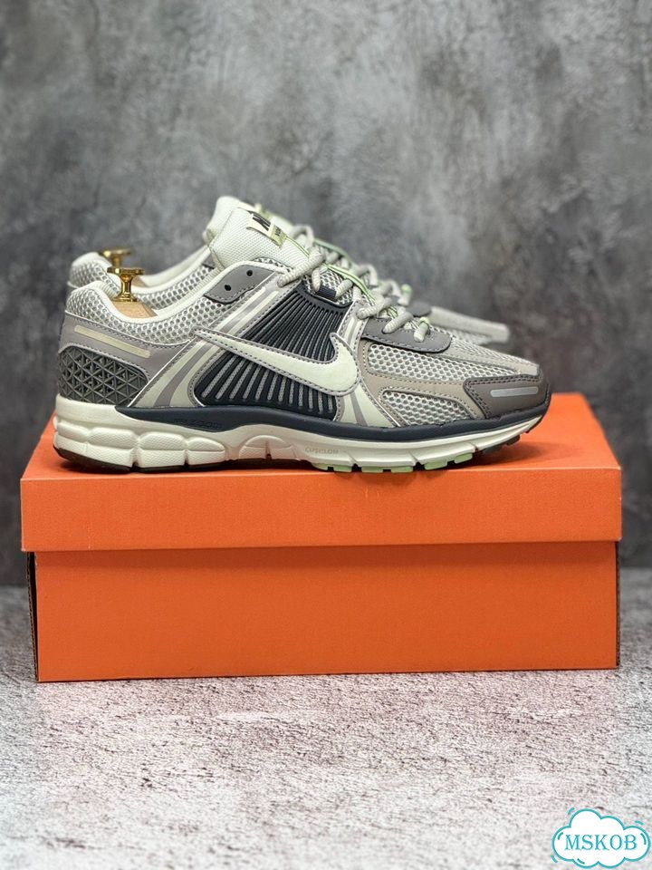 Кроссовки nike zoom vomero 5 cobblestone фото 6