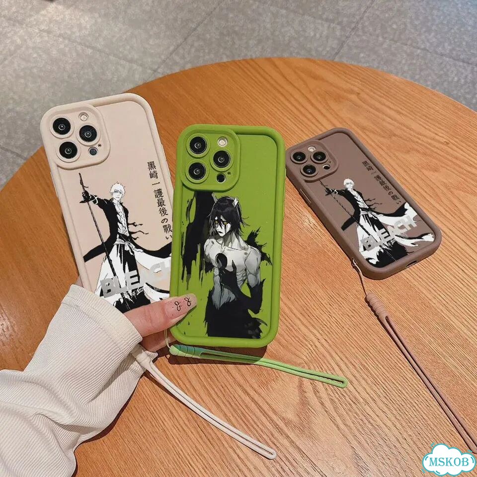 Черный чехол для iPhone 13 с аниме рисунком фото 3