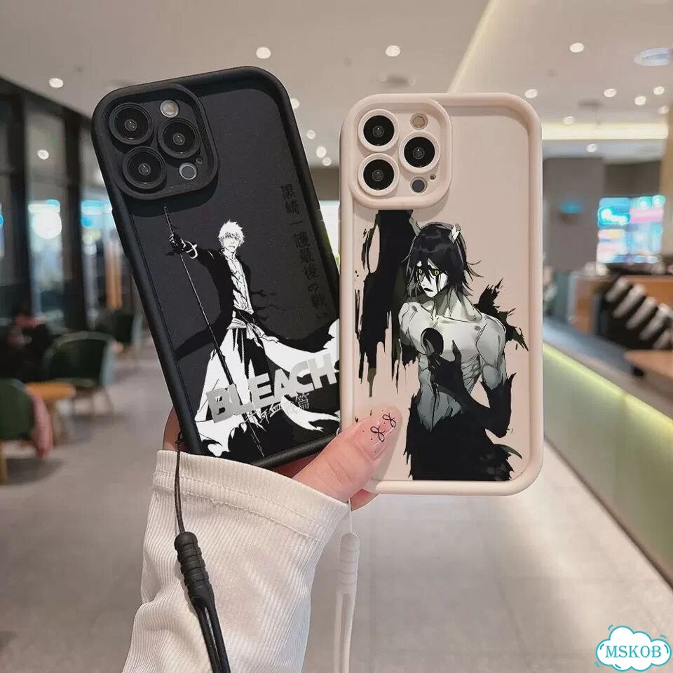 Черный чехол для iPhone 13 с аниме рисунком фото 4