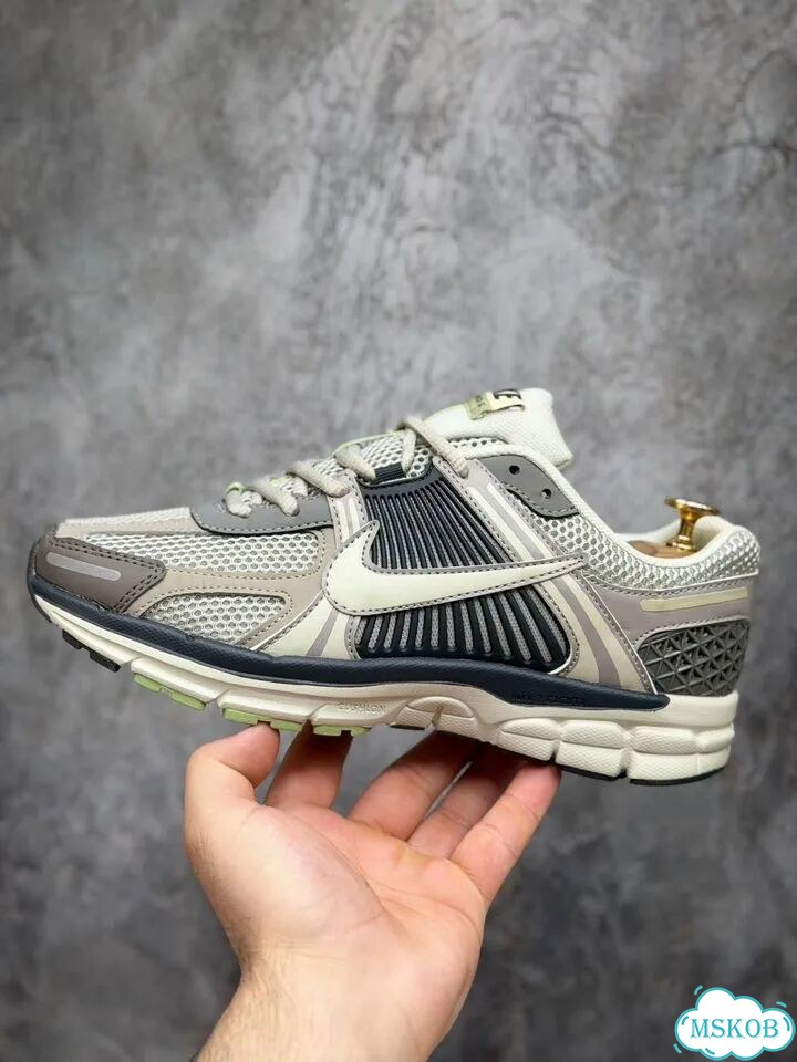 Кроссовки nike zoom vomero 5 cobblestone фото 3