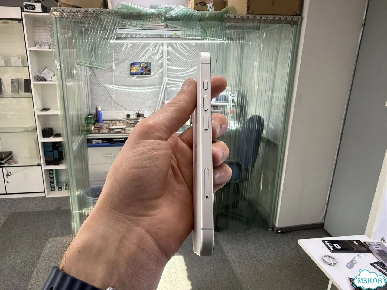 iPhone 16, 128 ГБ, SIM + eSIM фото 8
