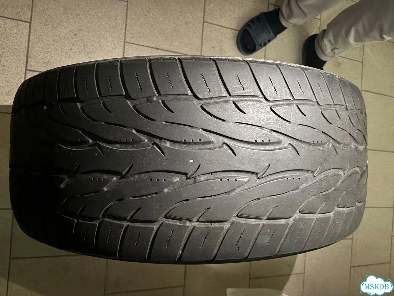 Bridgestone Alenza LX100 305/50 R20 120V фото 2