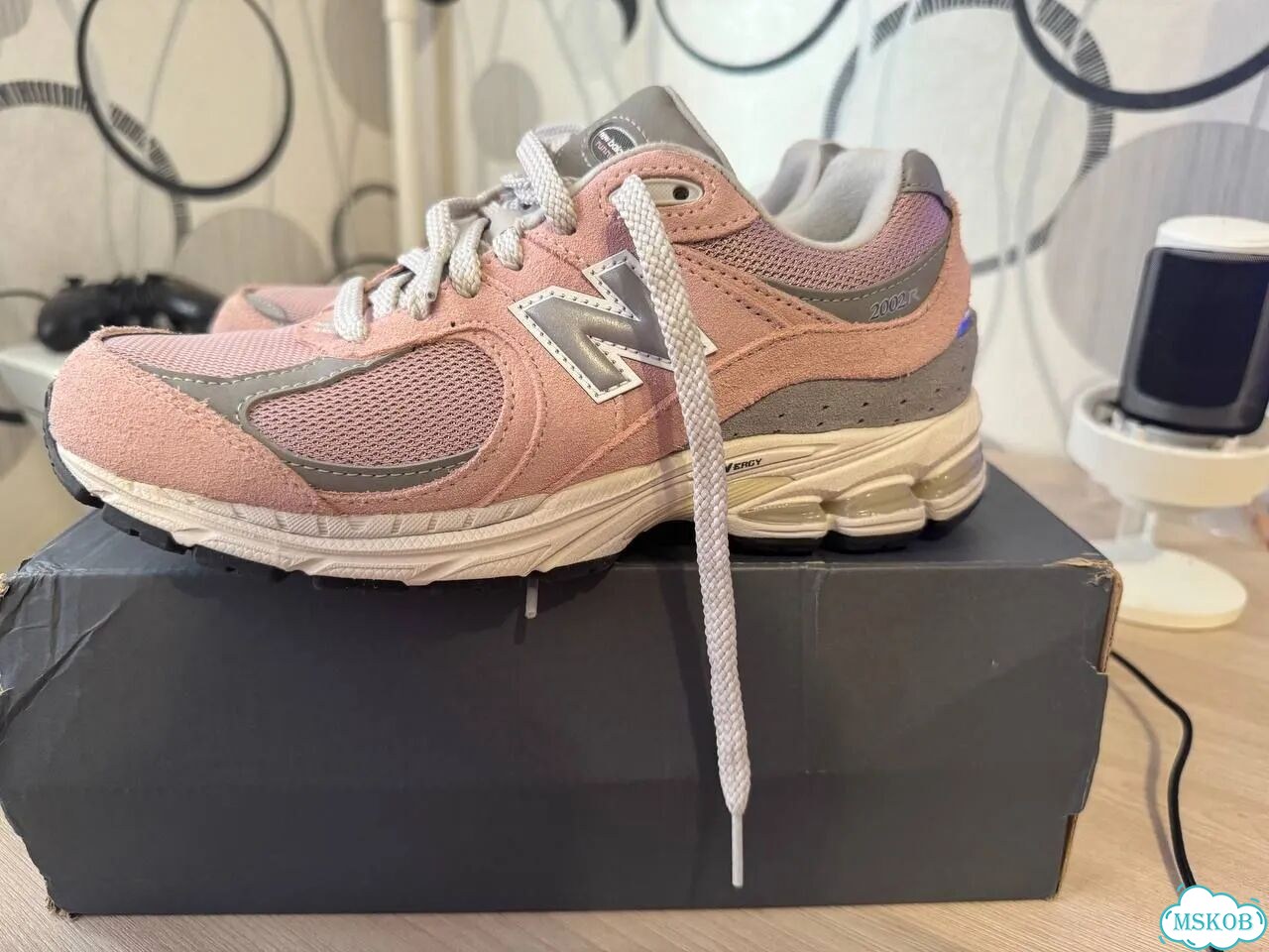 Кроссовки New Balance 2002r розовые 7US(40eu) фото 3