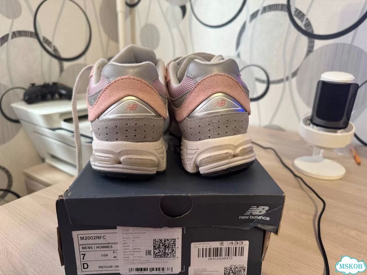 Кроссовки New Balance 2002r розовые 7US(40eu) фото 4