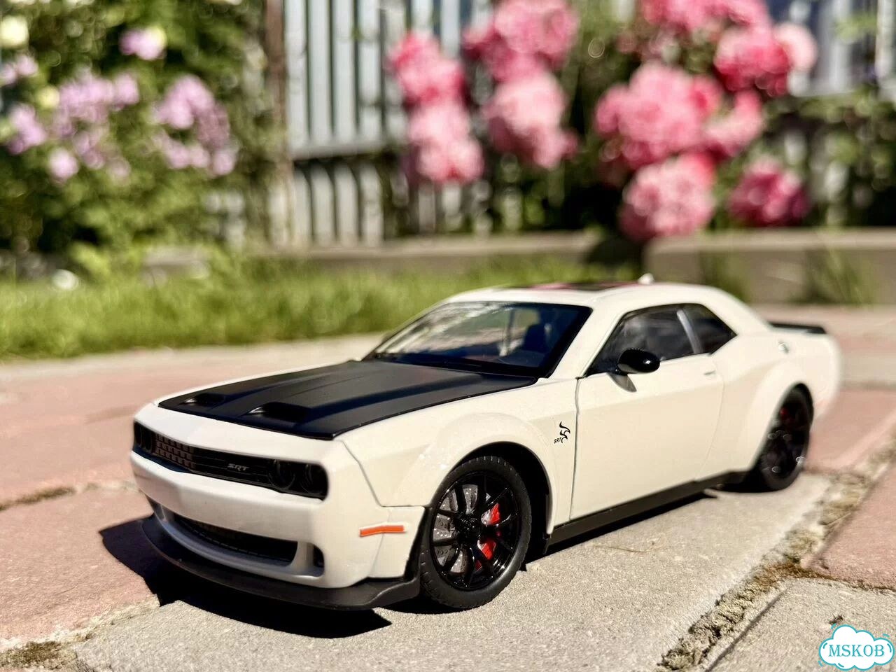 Dodge Challenger SRT Hellcat Коллекционная модель фото 1