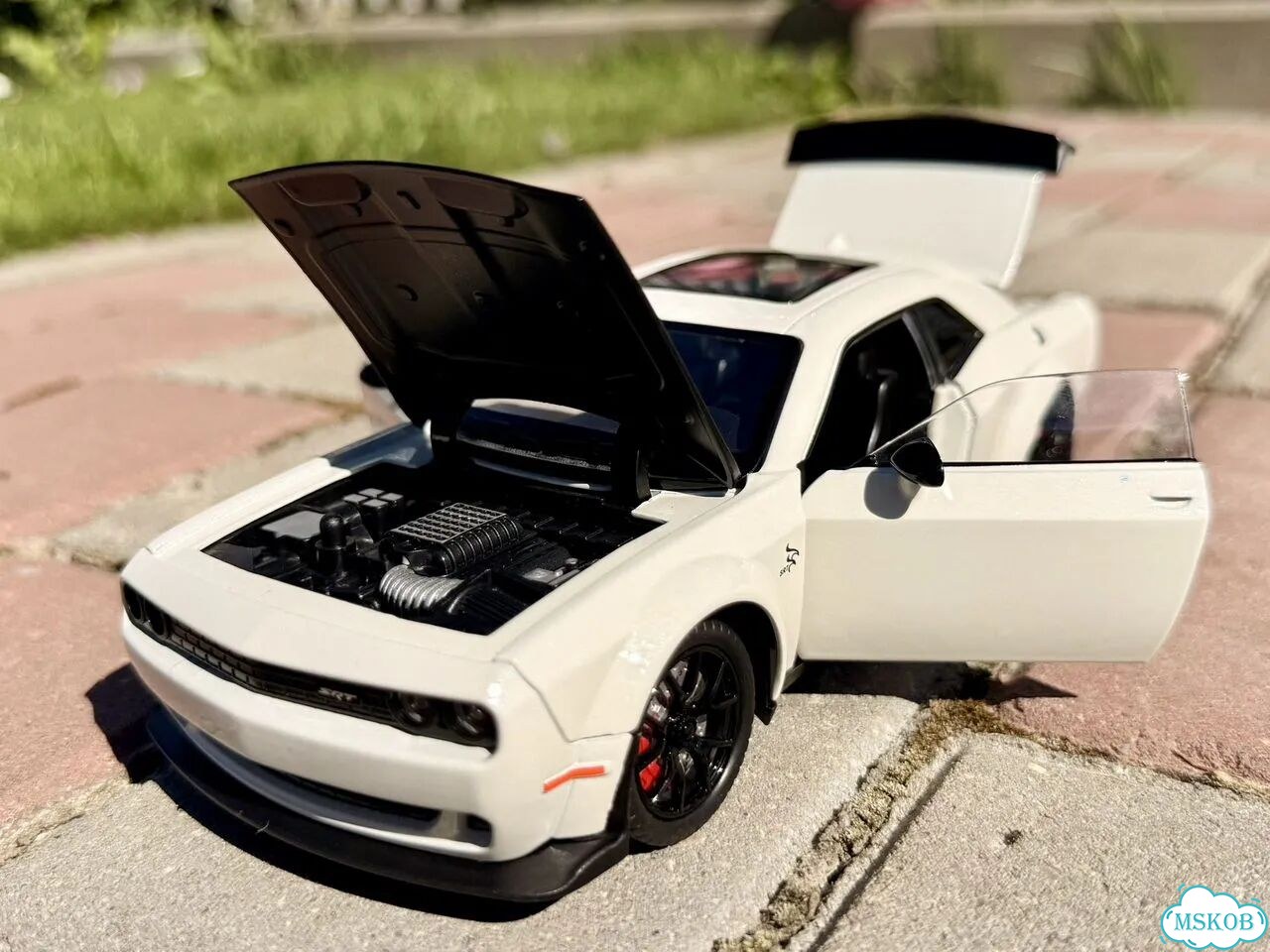 Dodge Challenger SRT Hellcat Коллекционная модель фото 2