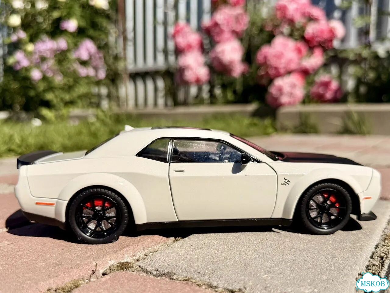 Dodge Challenger SRT Hellcat Коллекционная модель фото 3