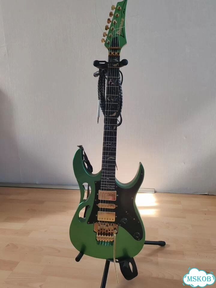 Электрогитара ibanez фото 1