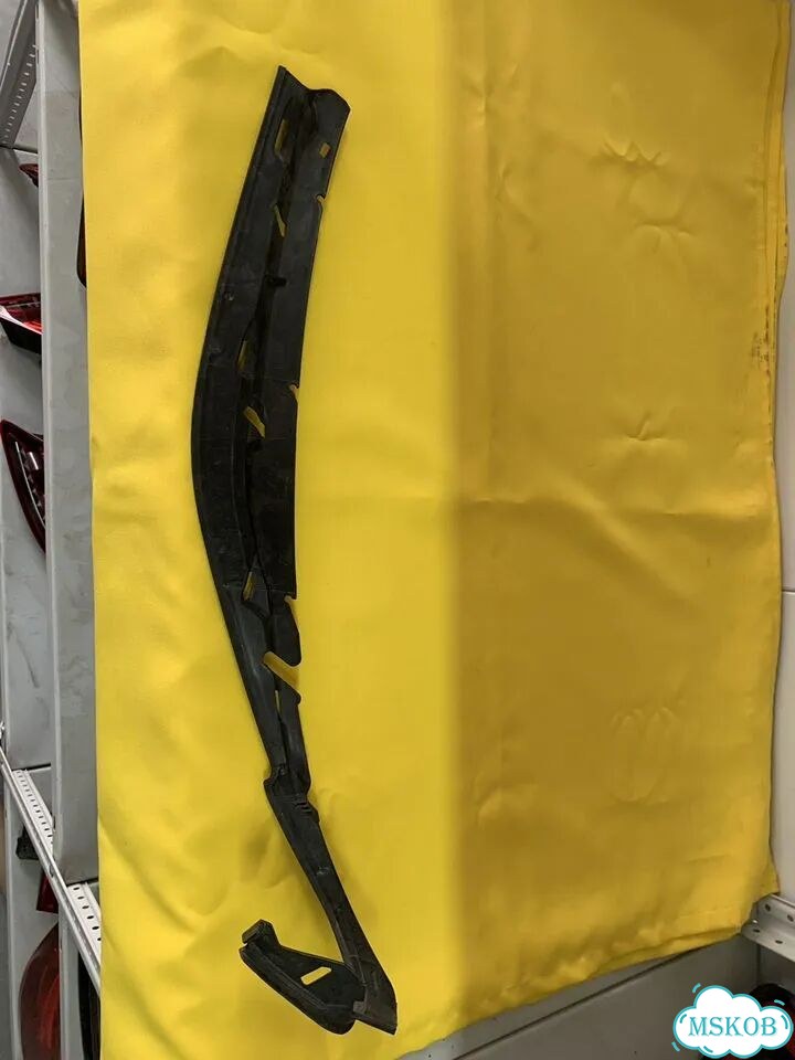 Уплотнитель правой фары на bmw фото 2